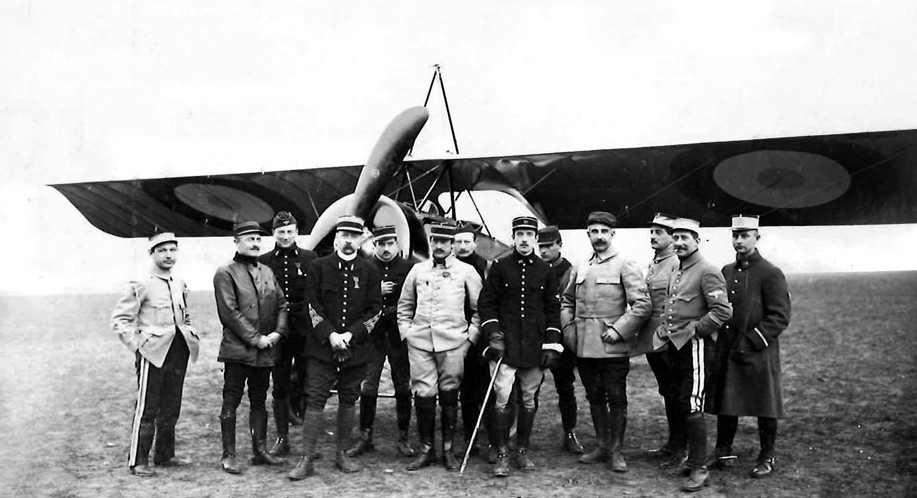 Pilotes et personnele de l'Escadrille MS 12