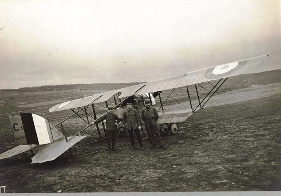 caudron G3   Camp d'aviation de Belleville,Sergent Sagard, pilote; Godin et Laderrière, mécaniciens.